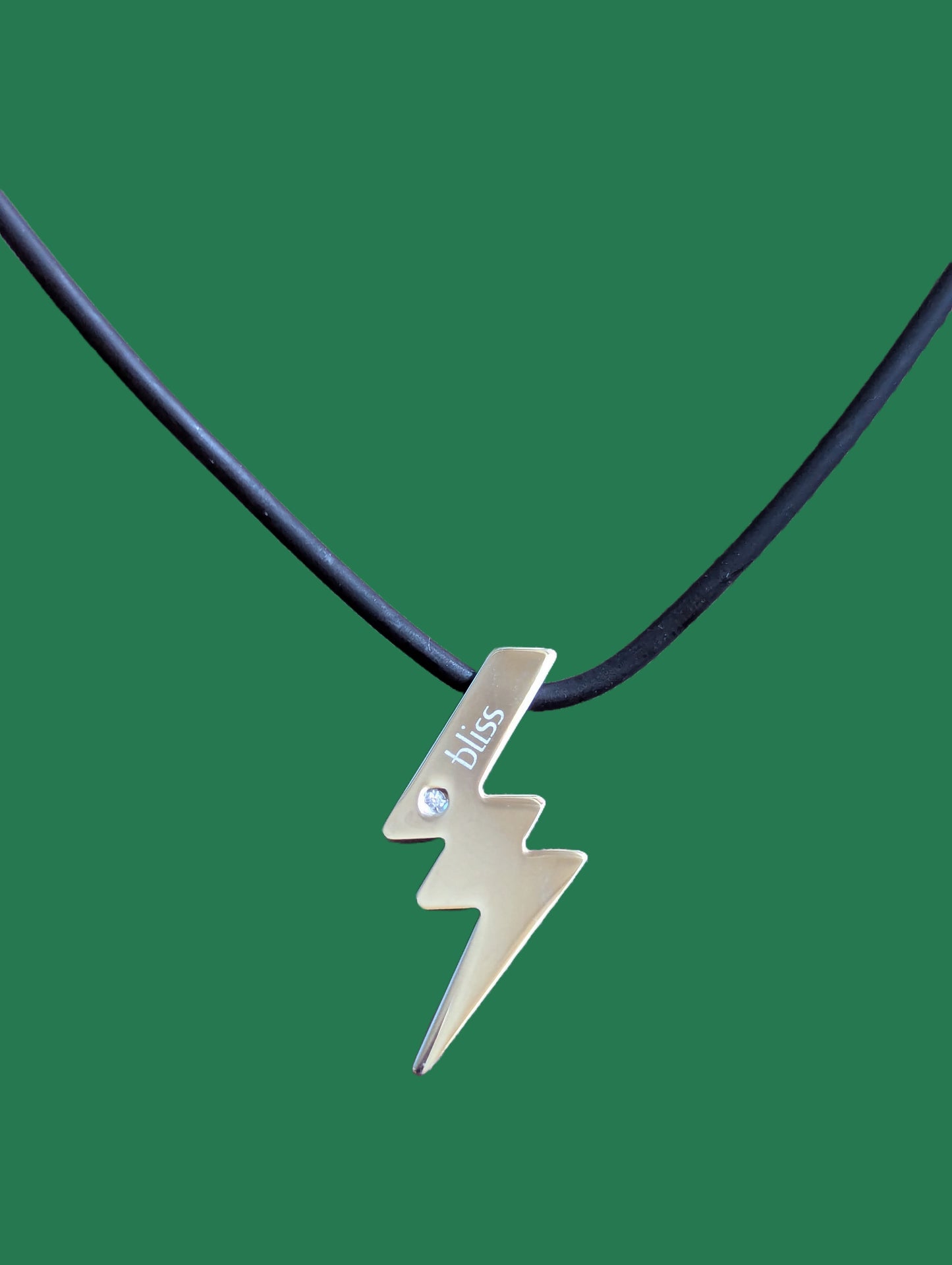 Bliss Halskette mit Edelstahl "Blitz" Anhänger 1 Diamant 0,01ctcm Detailansicht Anhänger