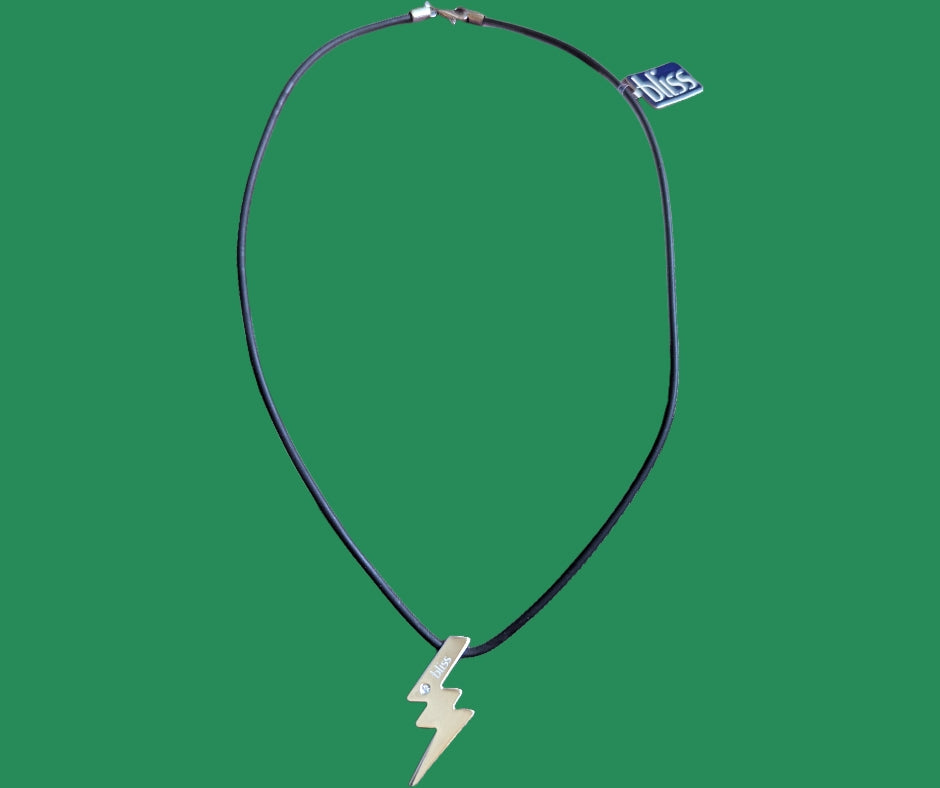 Bliss Halskette mit Edelstahl "Blitz" Anhänger 1 Diamant 0,01ctcm Gesamtansicht von vorne