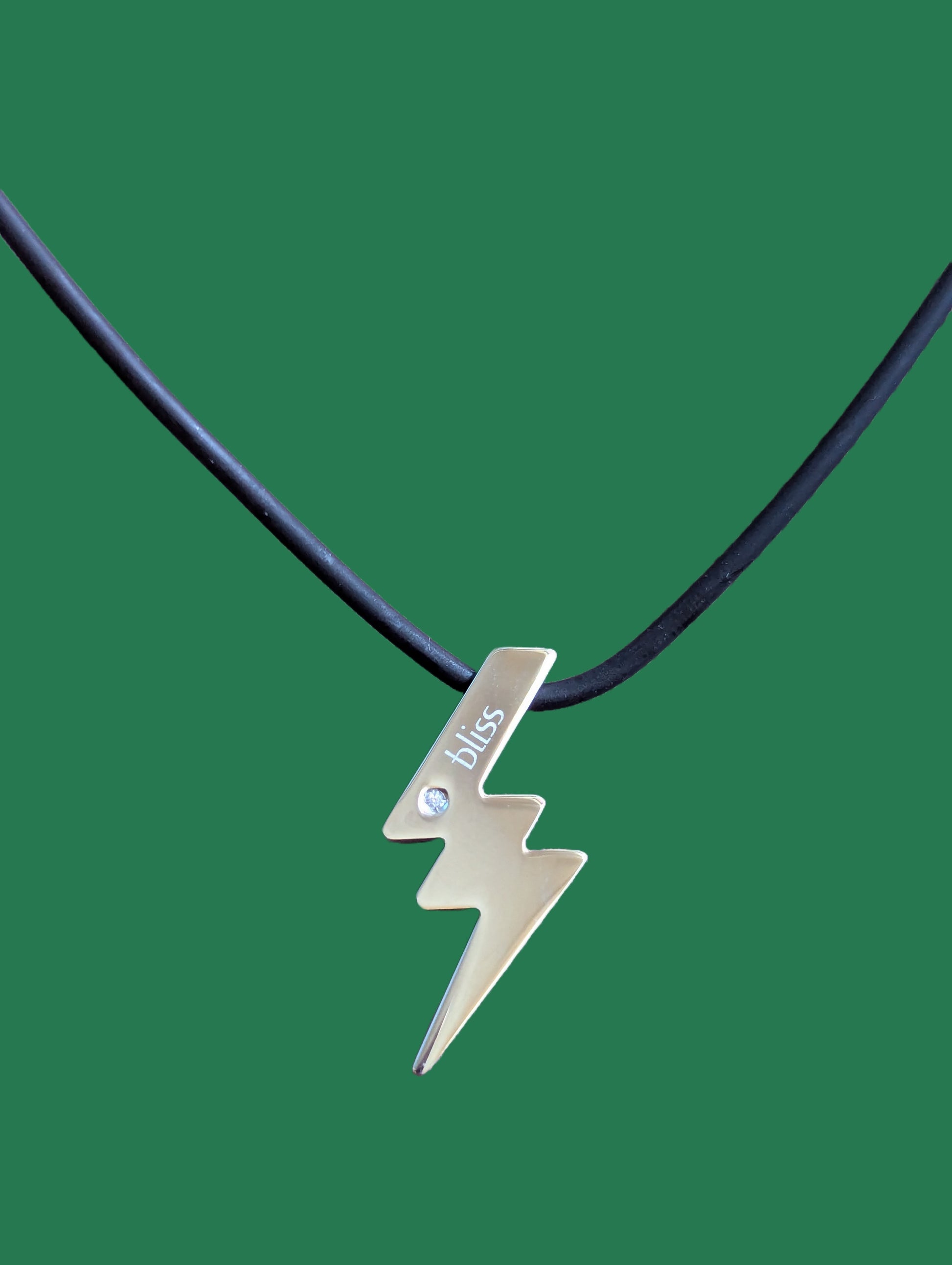 Bliss Halskette mit Edelstahl "Blitz" Anhänger 1 Diamant 0,01ctcm Detailansicht Anhänger