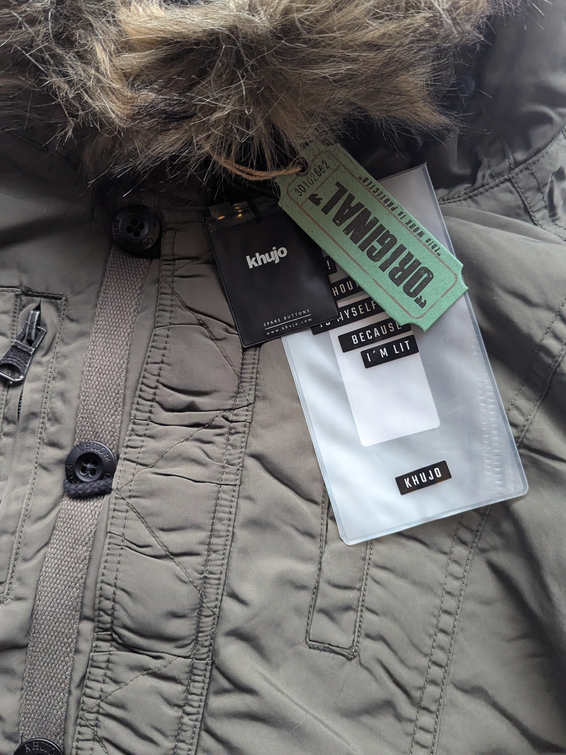 Khujo Herren Winterjacke "Gianth" Detailansicht Marken Label