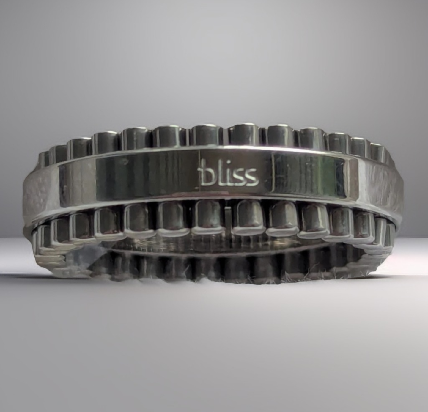 Bliss Herrenring Edelstahl Seitenansicht mit Markenname