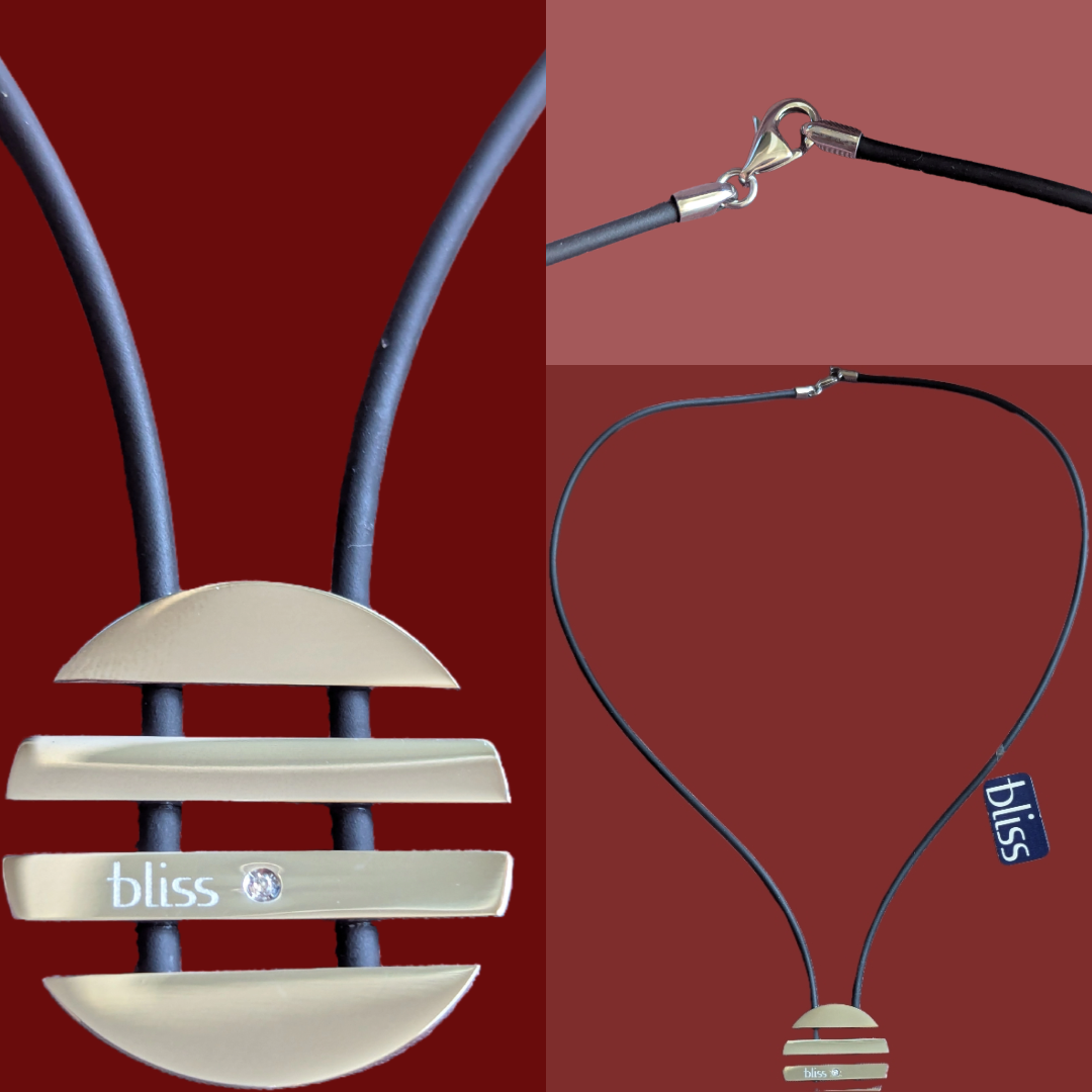 Bliss Unisex Halskette Anhänger Edelstahl rund 3er Collage Gesamt und Detailansicht 